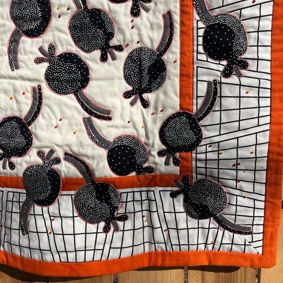 Handmade Quilt "Pomegranates Gone Wild" Black & Orange MCM White beads 36 x 31" - Picture 4 of 13